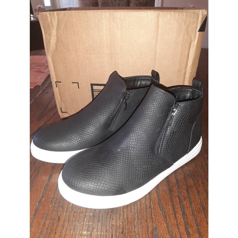 New Size 7 Black Side Zip Booties Shoes Ankle Boots